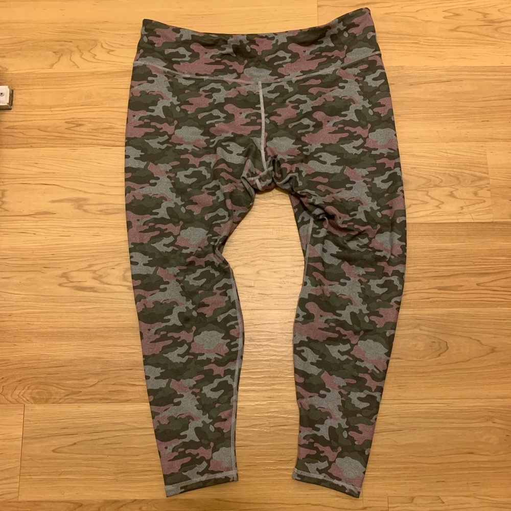 Fabletics Heathered Camo Leggings size 1x